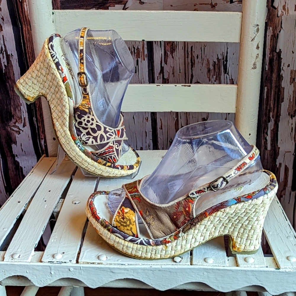 Very Volatile Sandals